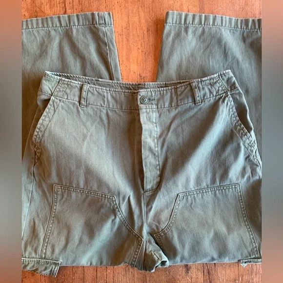 Universal Thread Wide Leg Pants in Olive Green Cargo Pants - Picture 4 of 13